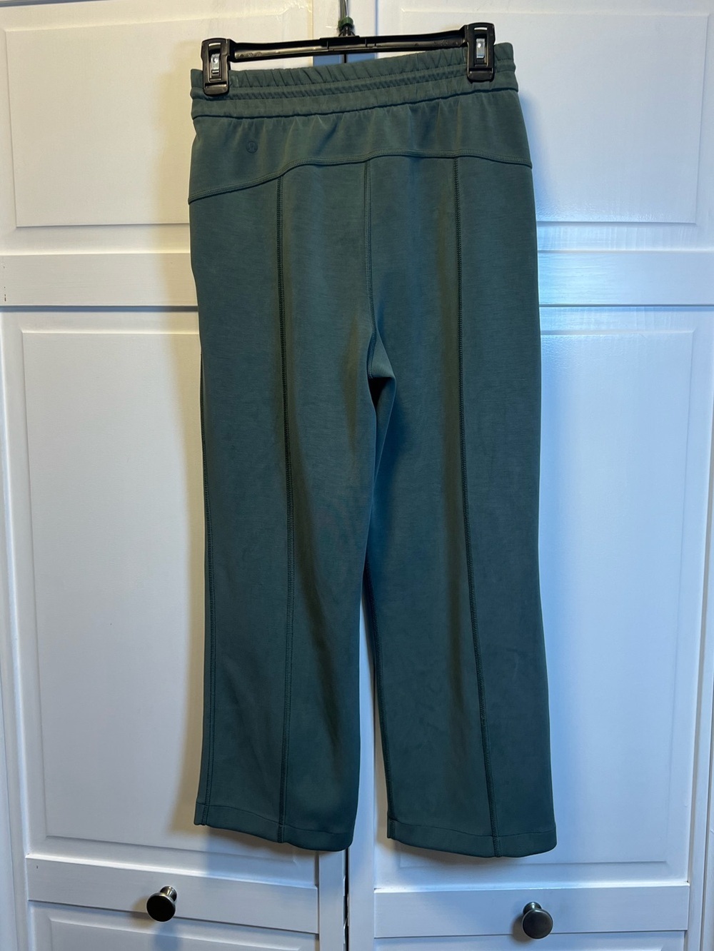 lululemon athletica Softstreme High-Rise Straight Green Cropped Pants Size 4 - Picture 7 of 16